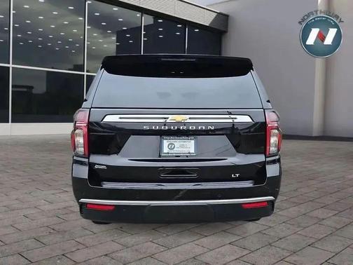 2022 Chevrolet Suburban LT
