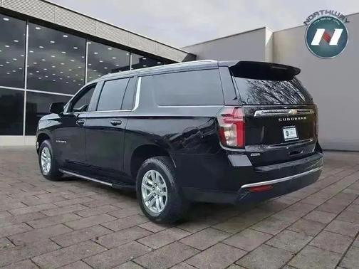 2022 Chevrolet Suburban LT