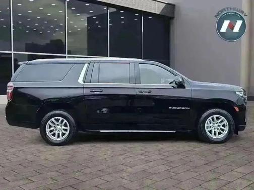2022 Chevrolet Suburban LT