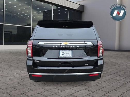 2022 Chevrolet Suburban LT