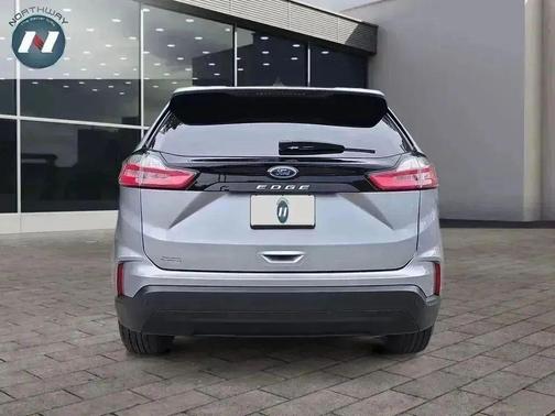 2021 Ford Edge SE