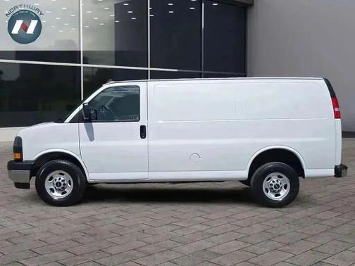 2023 GMC Savana 2500 Work Van