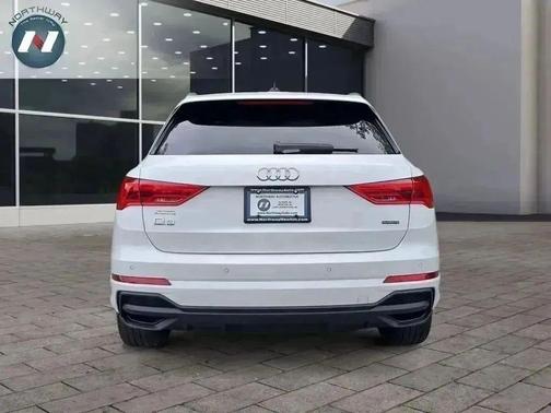 2023 Audi Q3 Premium 45 TFSI S line quattro Tiptronic