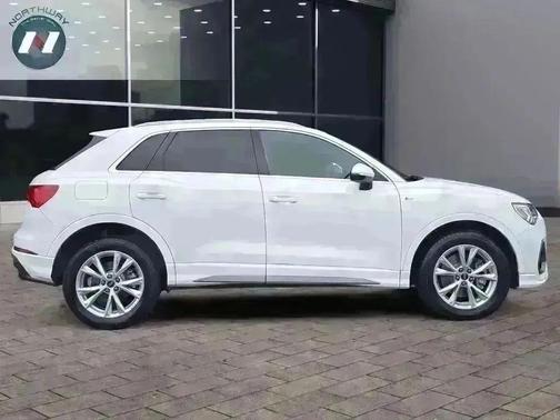 2023 Audi Q3 Premium 45 TFSI S line quattro Tiptronic