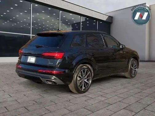 2025 Audi Q7 45 Premium Plus