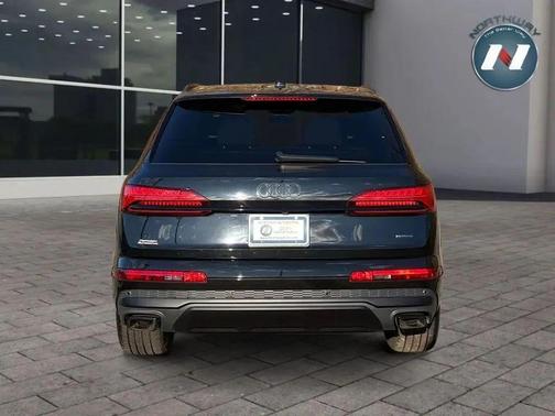 2025 Audi Q7 45 Premium Plus