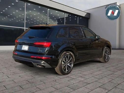 2025 Audi Q7 45 Premium Plus