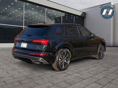 2025 Audi Q7 45 Premium Plus