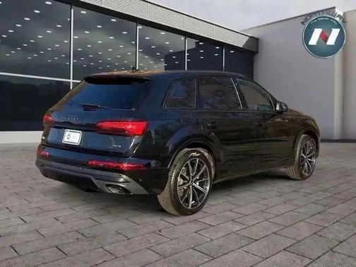 2025 Audi Q7 45 Premium Plus