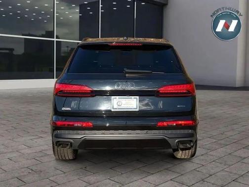 2025 Audi Q7 45 Premium Plus