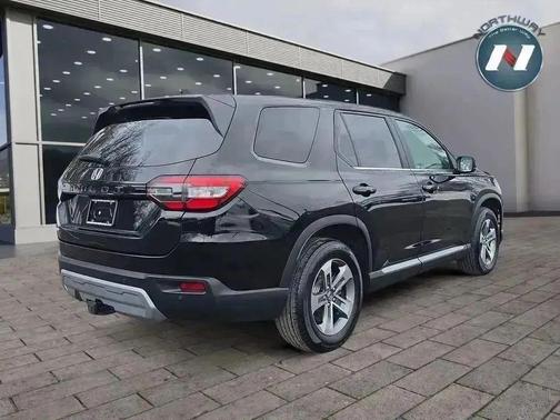 2023 Honda Pilot AWD EX-L 8 Passenger