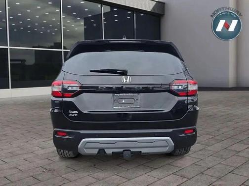 2023 Honda Pilot AWD EX-L 8 Passenger