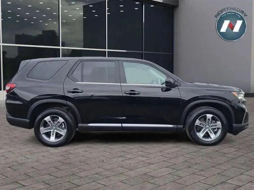 2023 Honda Pilot AWD EX-L 8 Passenger