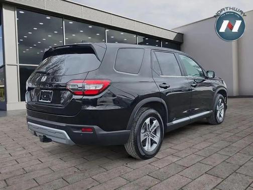 2023 Honda Pilot AWD EX-L 8 Passenger