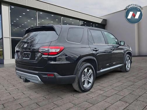 2023 Honda Pilot AWD EX-L 8 Passenger