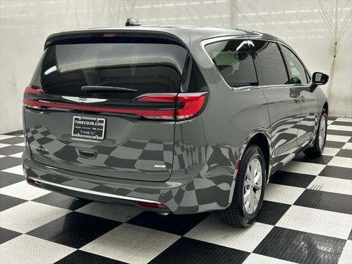 2025 Chrysler Pacifica L