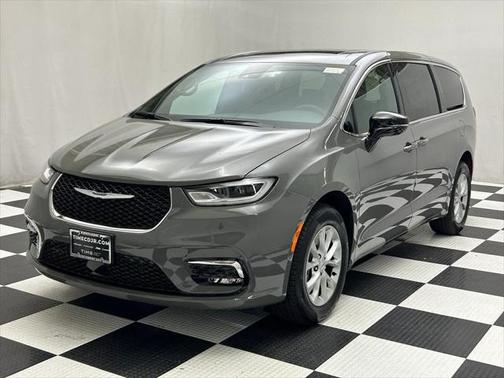 2025 Chrysler Pacifica L