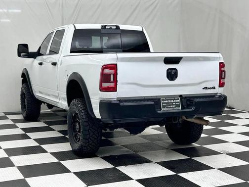 2023 RAM 2500 Tradesman Crew Cab 4x4 6'4' Box