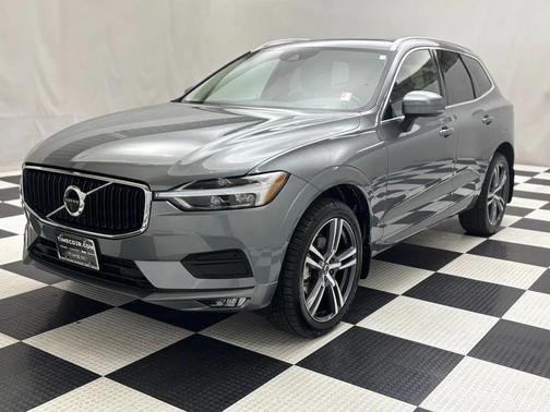 2021 Volvo XC60 T5 Momentum