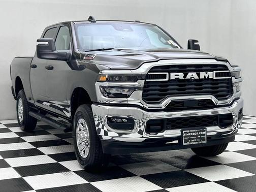 2025 RAM 2500 Tradesman Crew Cab 4x4 6'4' Box