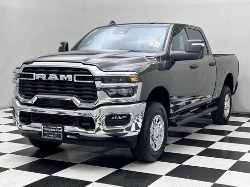 2025 RAM 2500 Tradesman Crew Cab 4x4 6'4' Box