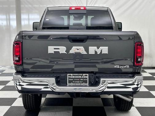 2025 RAM 2500 Tradesman Crew Cab 4x4 6'4' Box