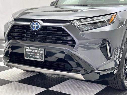 2023 Toyota RAV4 Hybrid SE
