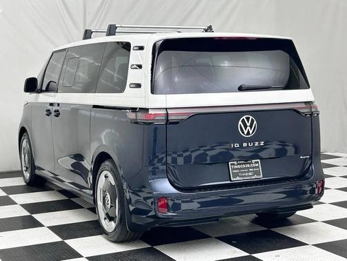 2025 Volkswagen ID. Buzz Pro S Plus with 4MOTION