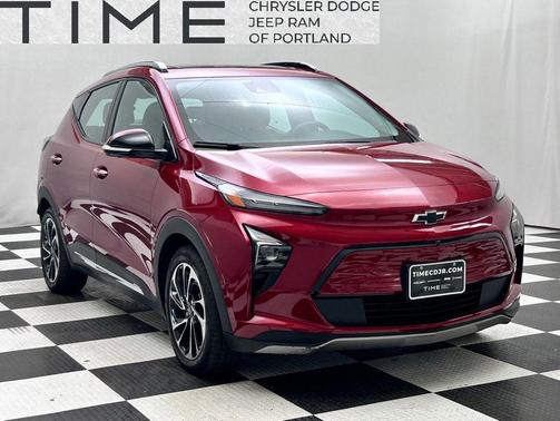 Radiant Red Tintcoat 2023 Chevrolet Bolt EUV FWD Premier
