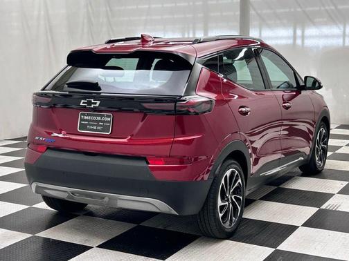 Radiant Red Tintcoat 2023 Chevrolet Bolt EUV FWD Premier
