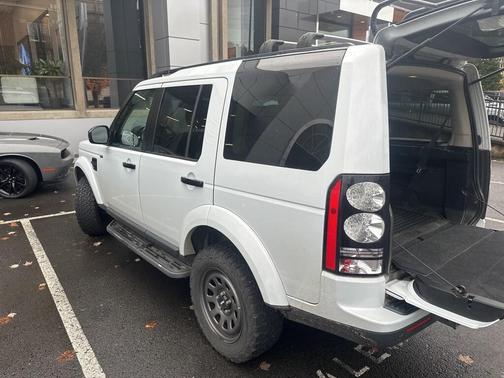 2016 Land Rover LR4 Base