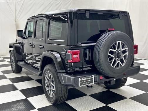 2025 Jeep Wrangler 4-Door Sahara 4x4