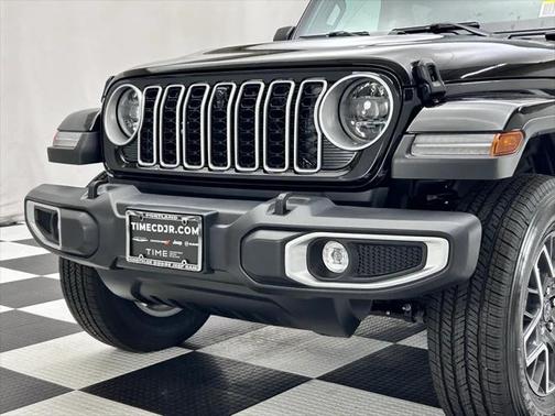 2025 Jeep Wrangler 4-Door Sahara 4x4