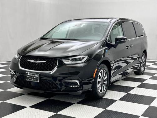 2023 Chrysler Pacifica Hybrid Touring L