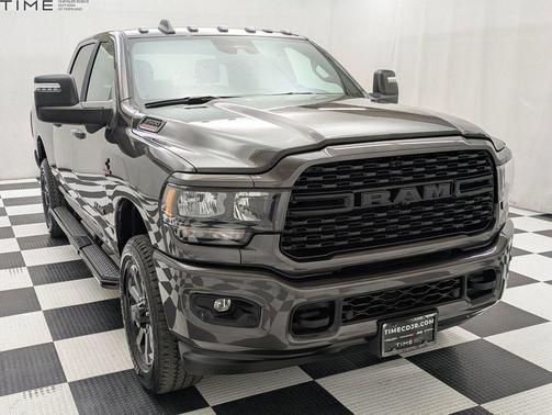 2024 RAM 3500 Big Horn Crew Cab 4x4 6'4' Box