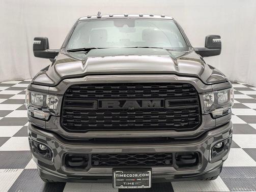 2024 RAM 3500 Big Horn Crew Cab 4x4 6'4' Box