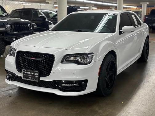 2022 Chrysler 300 S
