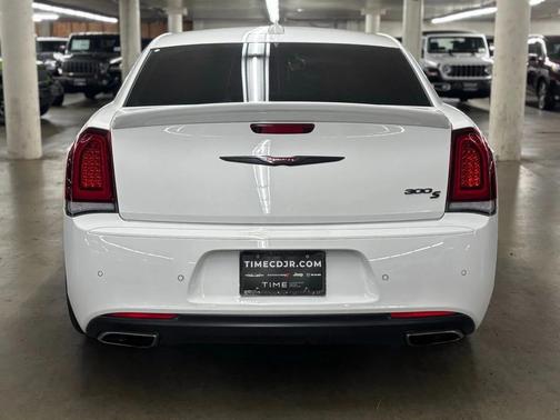 2022 Chrysler 300 S