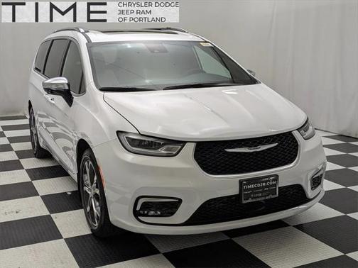2025 Chrysler Pacifica L