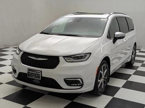 2025 Chrysler Pacifica L