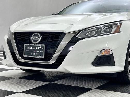 2021 Nissan Altima SR FWD
