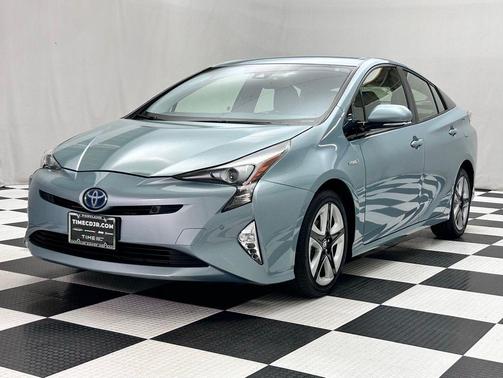 2018 Toyota Prius Three Touring