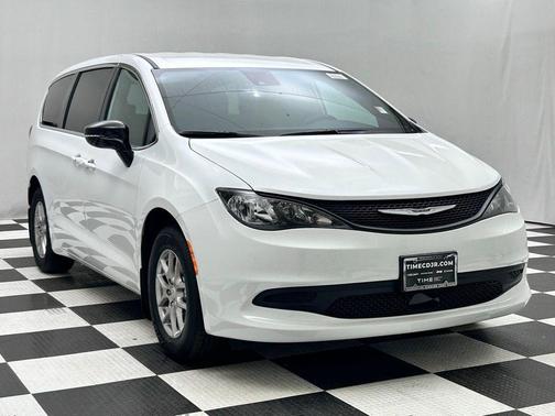 Bright White Clearcoat 2026 Chrysler Voyager LX