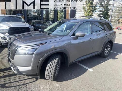 2025 Nissan Pathfinder SL 4WD