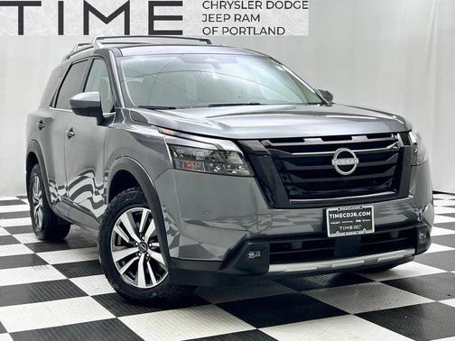 2025 Nissan Pathfinder SL 4WD