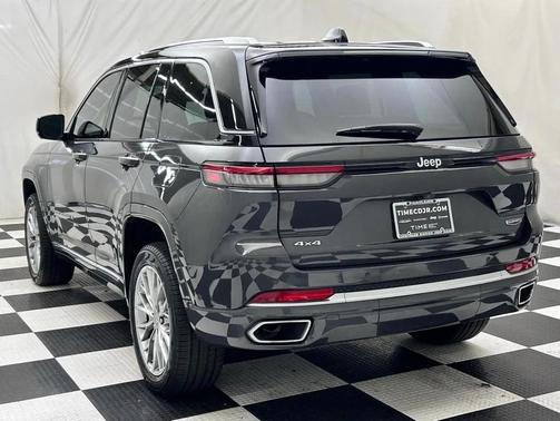 2022 Jeep Grand Cherokee Summit