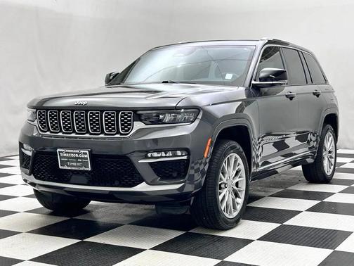 2022 Jeep Grand Cherokee Summit
