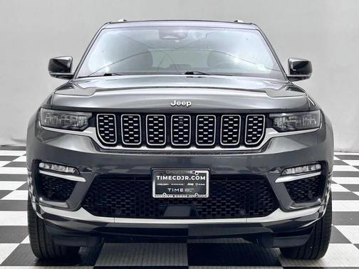 2022 Jeep Grand Cherokee Summit