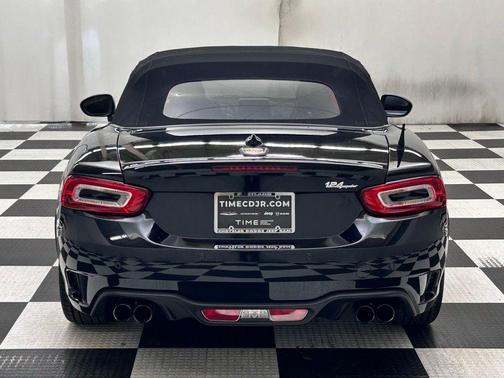 Forte Black Metallic 2019 FIAT 124 Spider Base