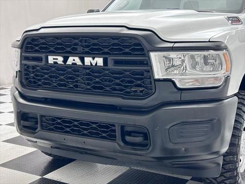 2022 RAM 2500 Tradesman Crew Cab 4x4 6'4' Box